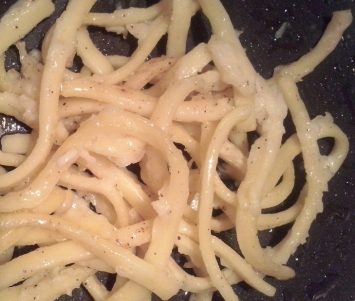 Bucatini cacio e pepe